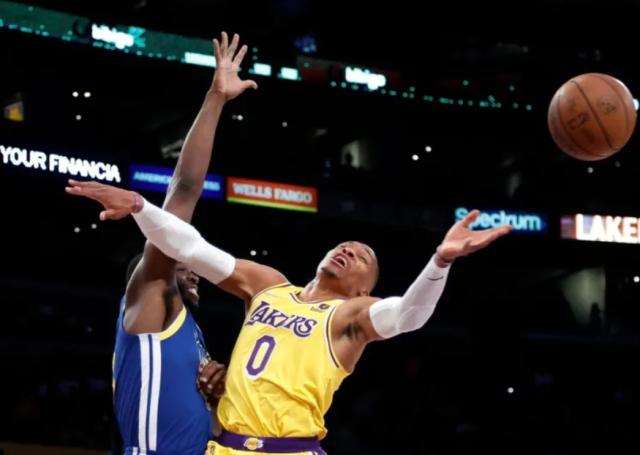 开云-正负值-23全队倒数第一！韦少糟糕首秀拖累全队